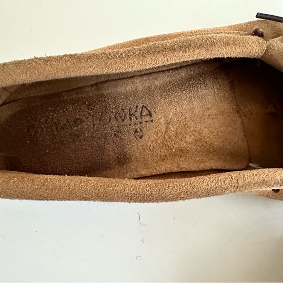 Minnetonka Beaded Mocassins - Picture 3 of 7